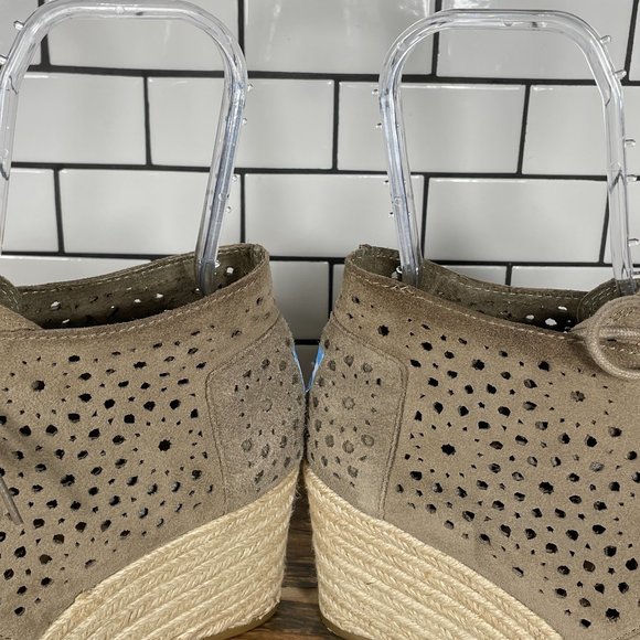 Toms Desert Wedge Womens Size 10 Shoes Taupe Suede Comfort Espadrille Ankle Boot - Picture 10 of 12